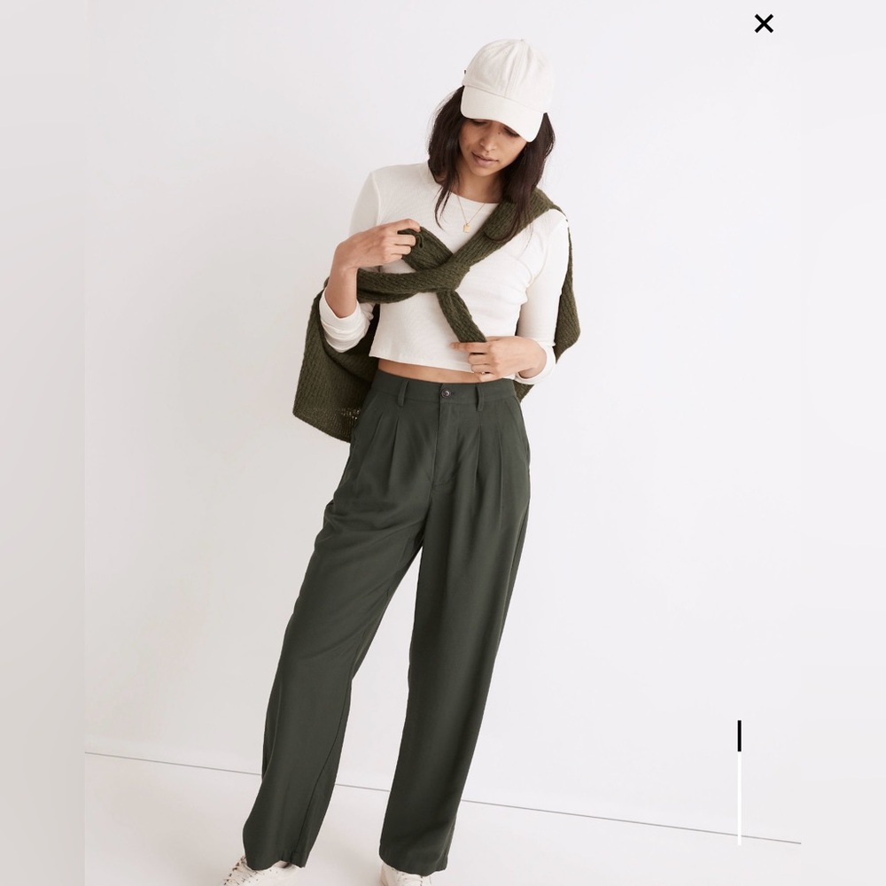 Madewell Women’s fitted cream crop top